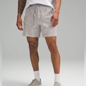 Lululemon At Ease Men’s Shorts 7” Heathered Melody Light Grey